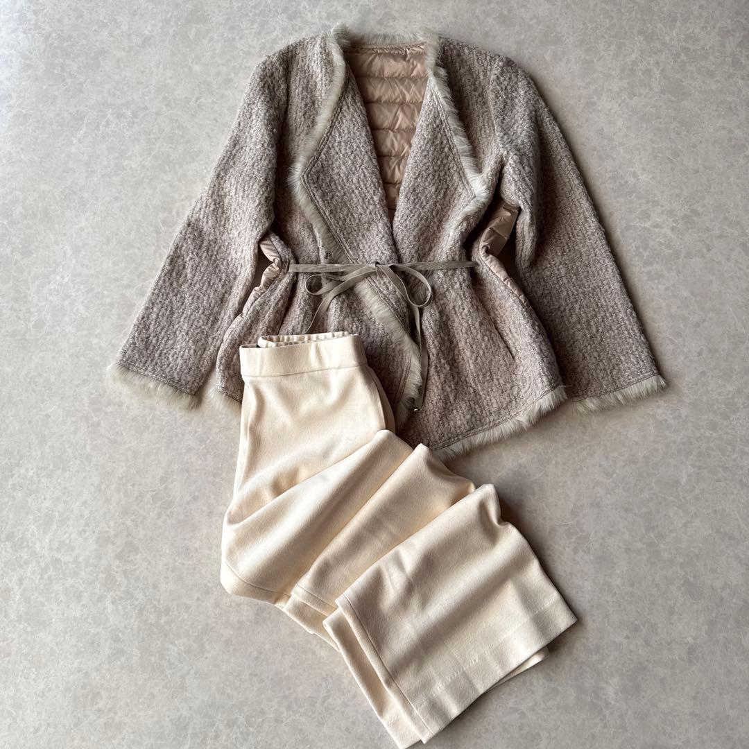 ダーマコレクシン　背中ダウンジャケット？カーディガン　ベージュカラー