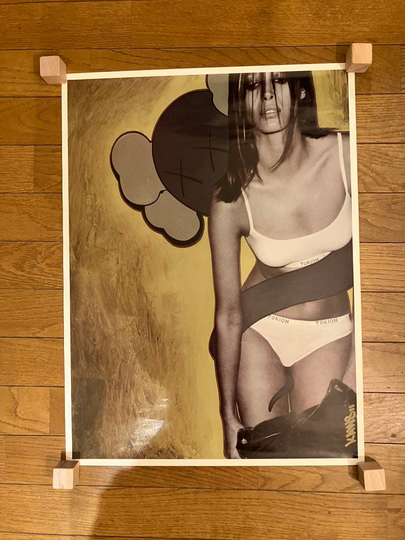 KAWS ポスター TOKION