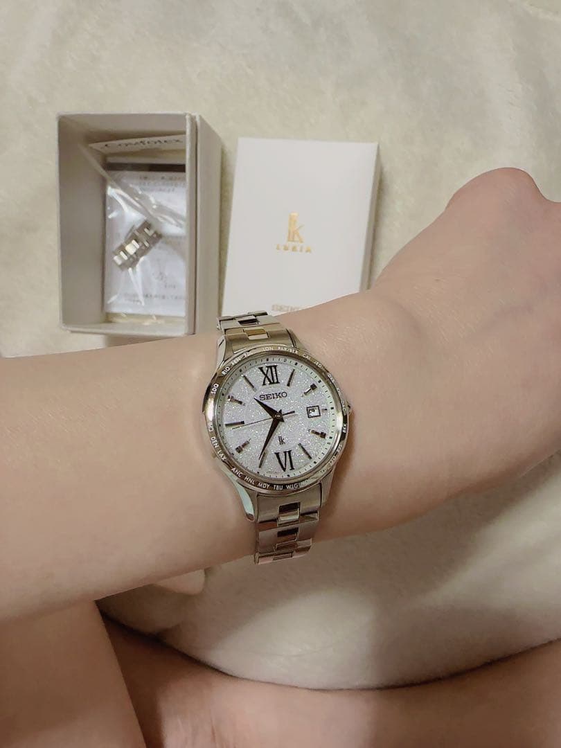 SEIKO LUKIA レディース時計 シルバー