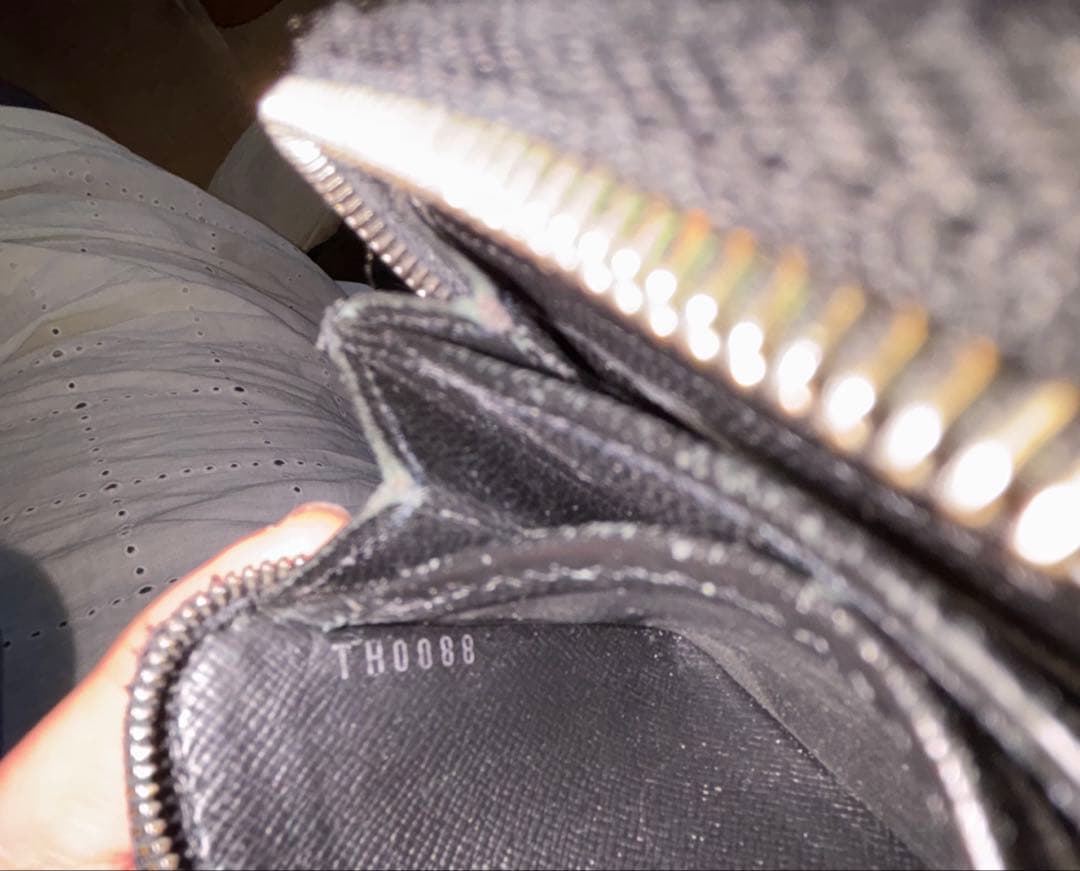 ルイヴィトン パース エピ 黒