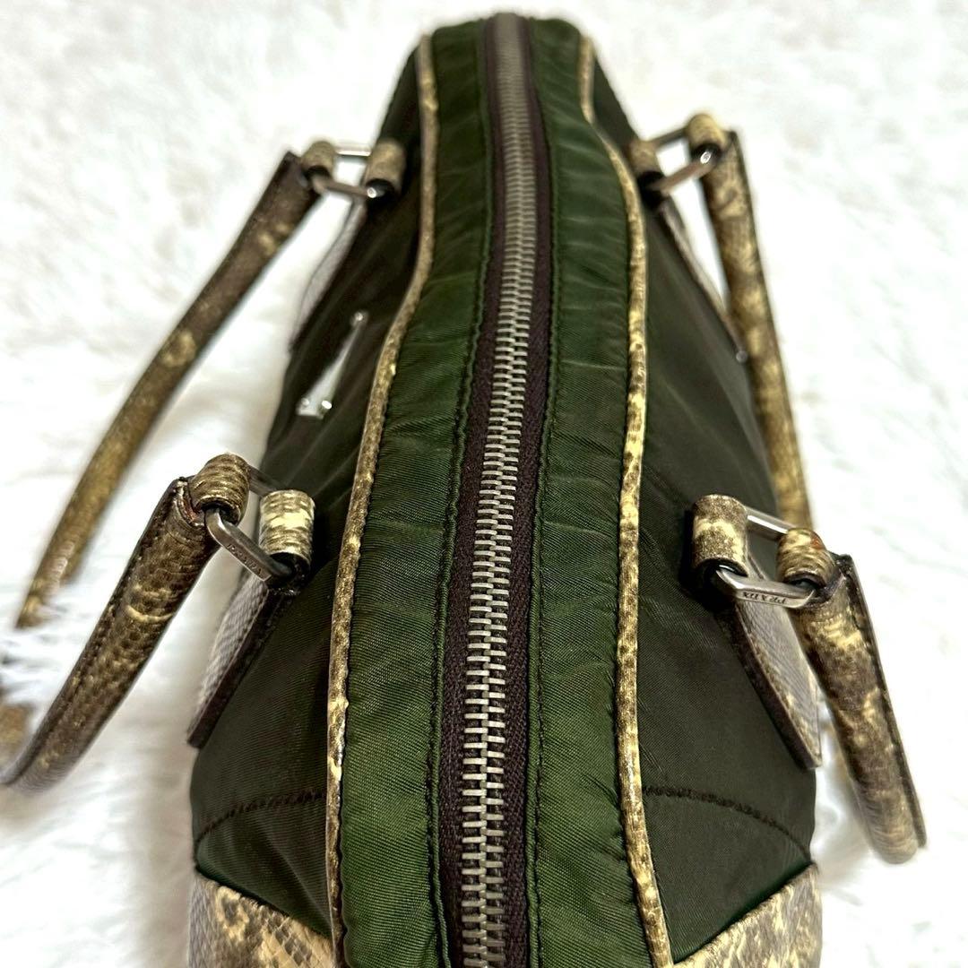 美品✨プラダ パイソン ミニボストンバッグ 三角プレート 肩掛け グリーン系