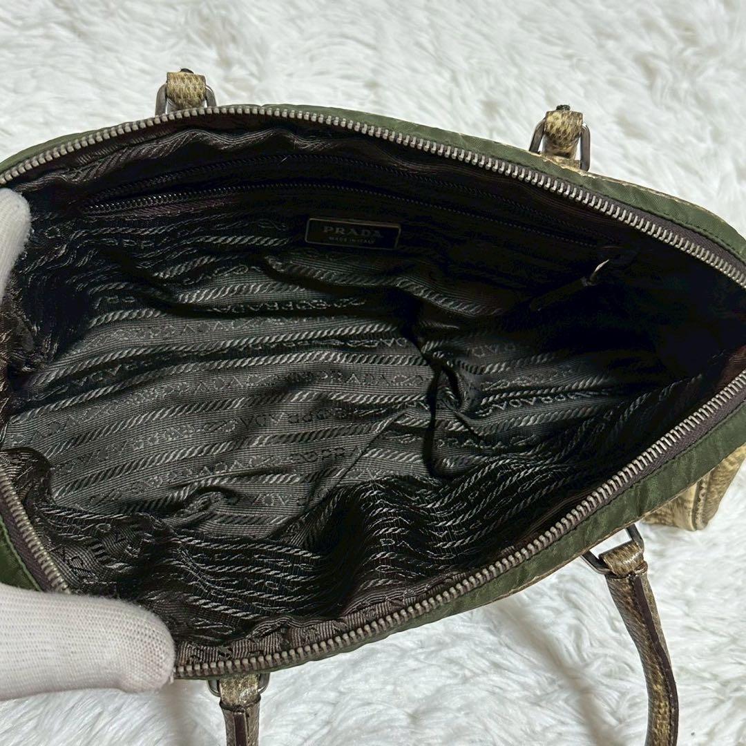 美品✨プラダ パイソン ミニボストンバッグ 三角プレート 肩掛け グリーン系