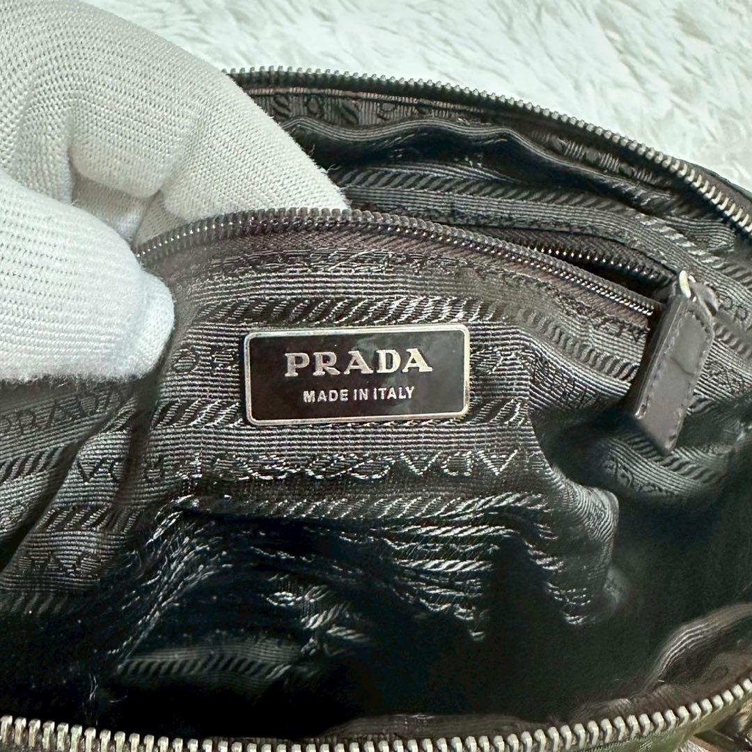 美品✨プラダ パイソン ミニボストンバッグ 三角プレート 肩掛け グリーン系