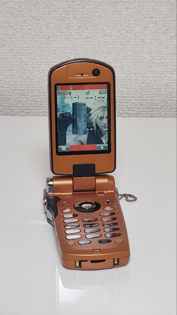 レア docomo P900iV オレンジ 通電OK 動作品 ガラケー 本体