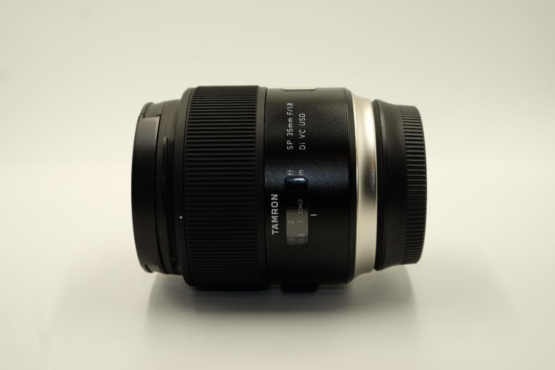 デジタルカメラ Canon EOS 6D + Tamron 35mm F/1.8