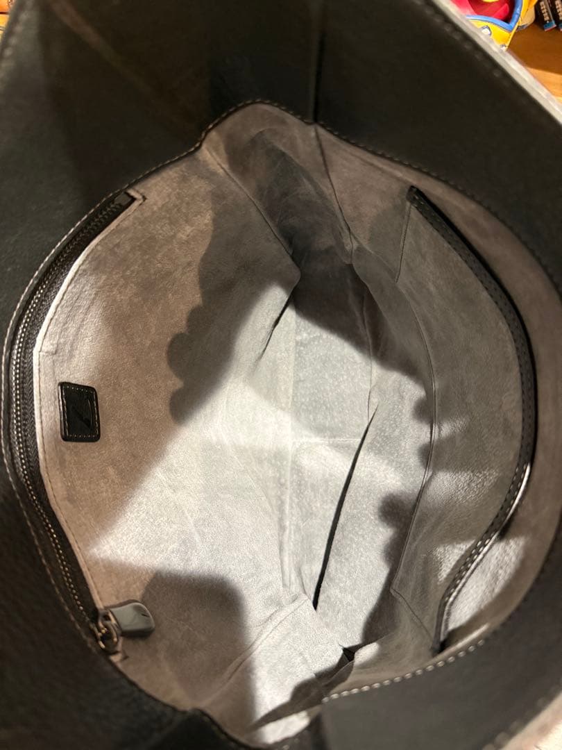 セール 極美品 土屋鞄 トーンオイルヌメ ワンショルダートート ブラック