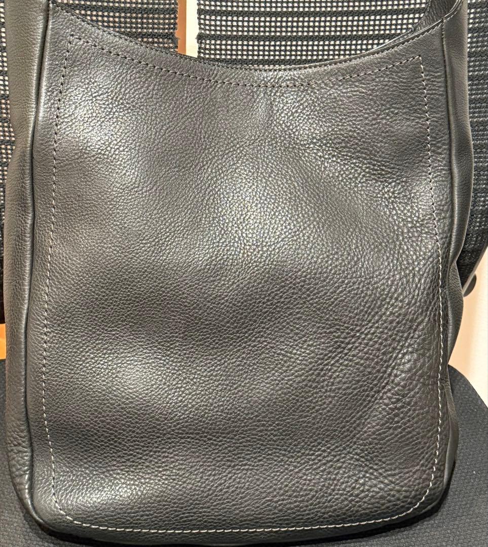 セール 極美品 土屋鞄 トーンオイルヌメ ワンショルダートート ブラック