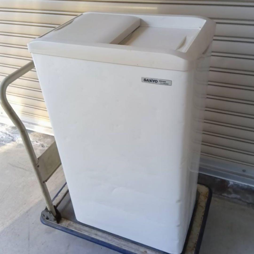 M様　確認済み　SANYO コンパクト冷凍庫 ホワイト　中古SCR-S42