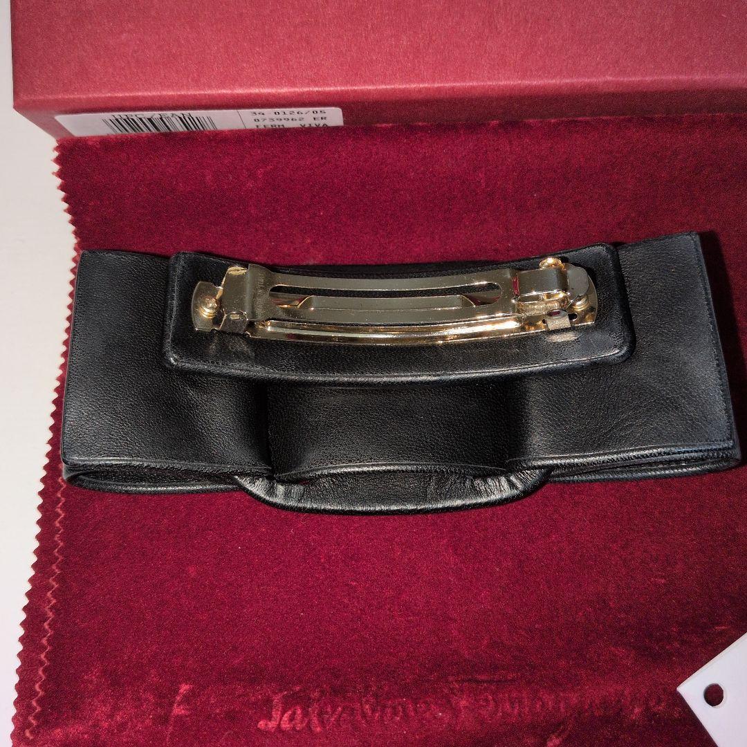 Salarone Ferragamo ブラックレザー バレッタ