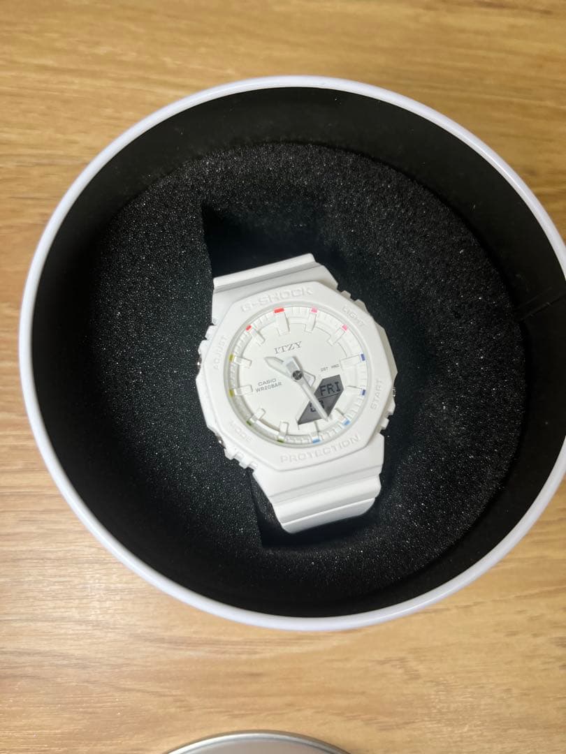 新品　G-SHOCK ITZY コラボレーションモデル ホワイト