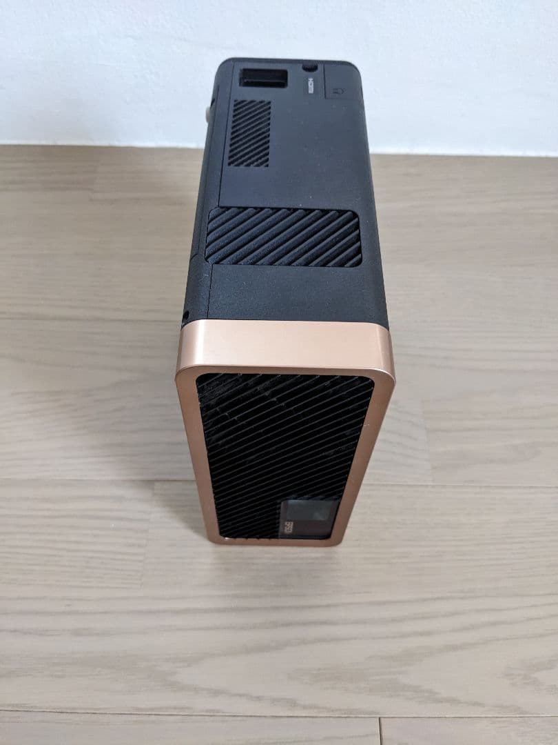 EPSON　プロジェクター　Dreamio　EF-100B