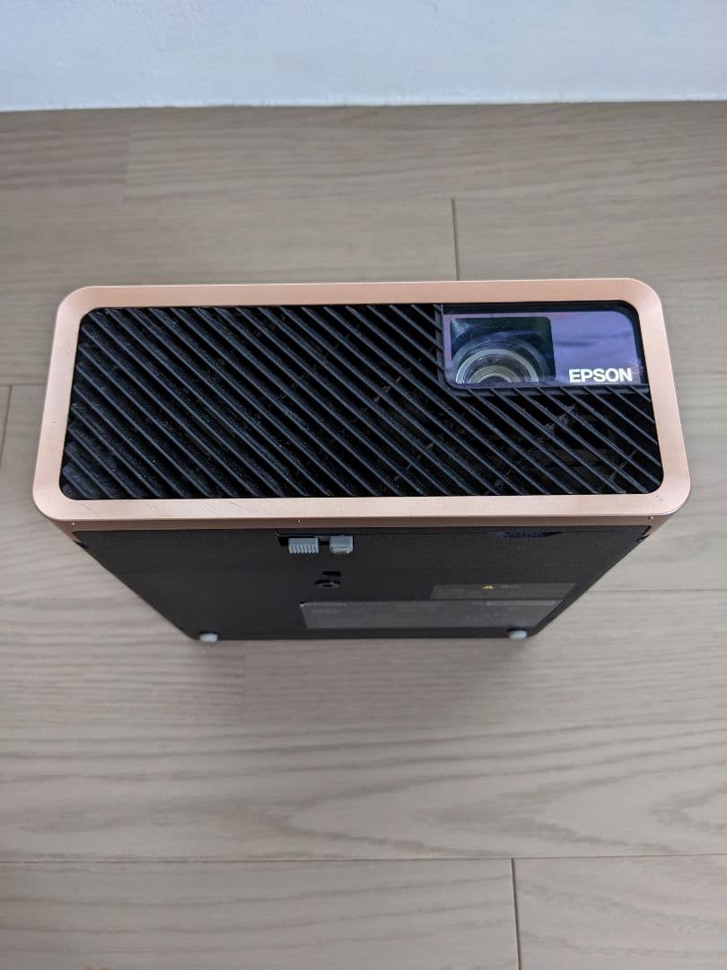 EPSON　プロジェクター　Dreamio　EF-100B