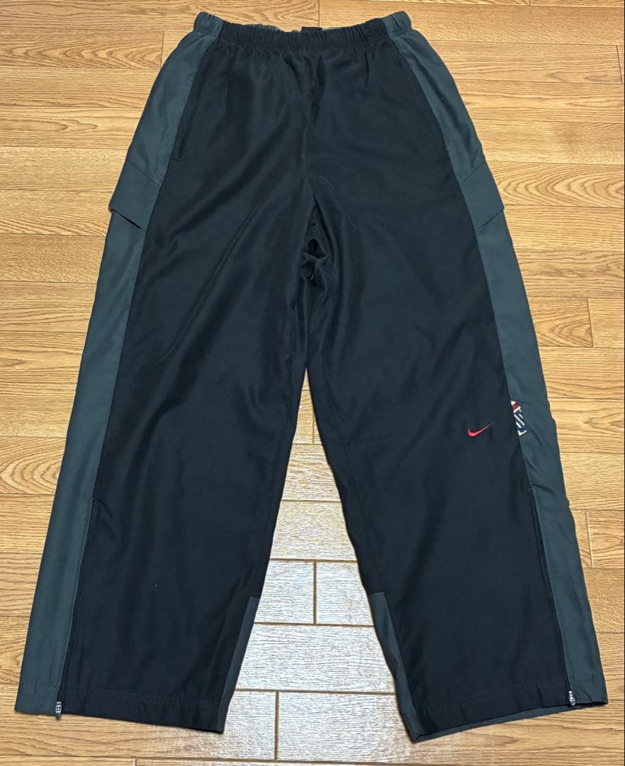ナイキ LEBRON レブロン　トラックパンツ　ウィンドブレーカー