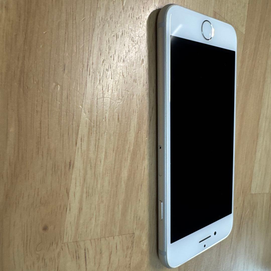 Apple iPhone8 本体 シルバー 64GB SIMフリー