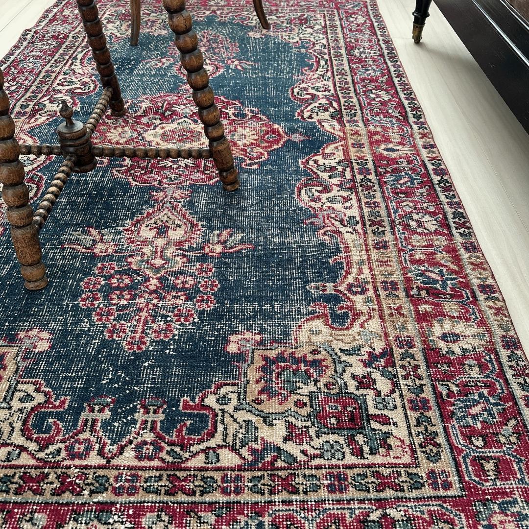 【訳アリ】トルコ ヴィンテージラグ A102 レア インディゴブルー レッド