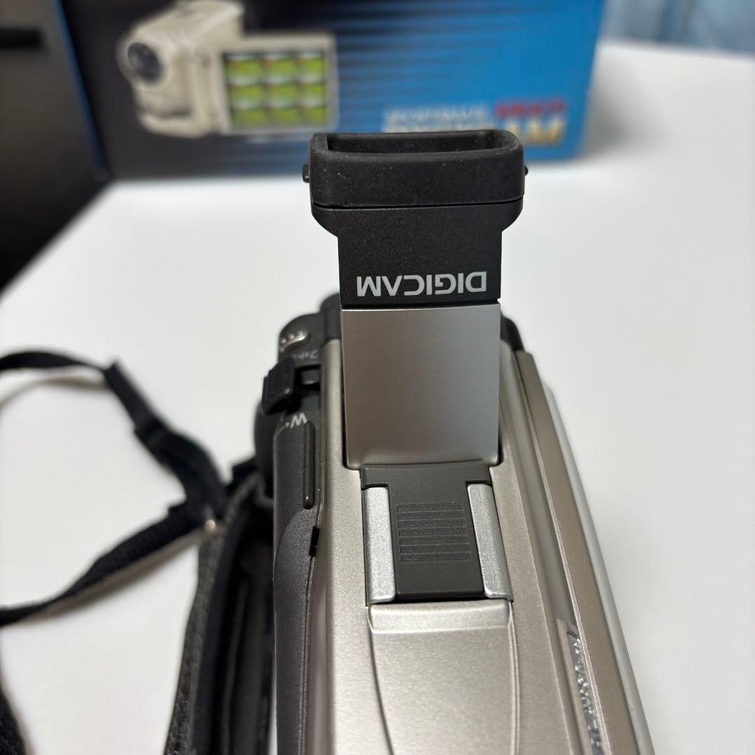 【中古美品】 Panasonic NV-DS200 ビデオカメラ miniDV