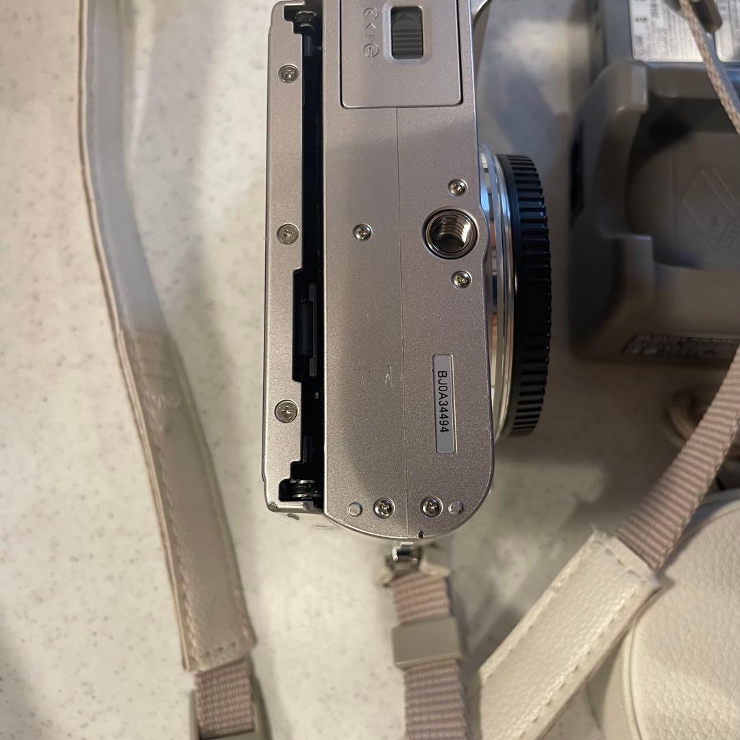 【美品】OLYMPUS PEN E-PL9(ホワイト)