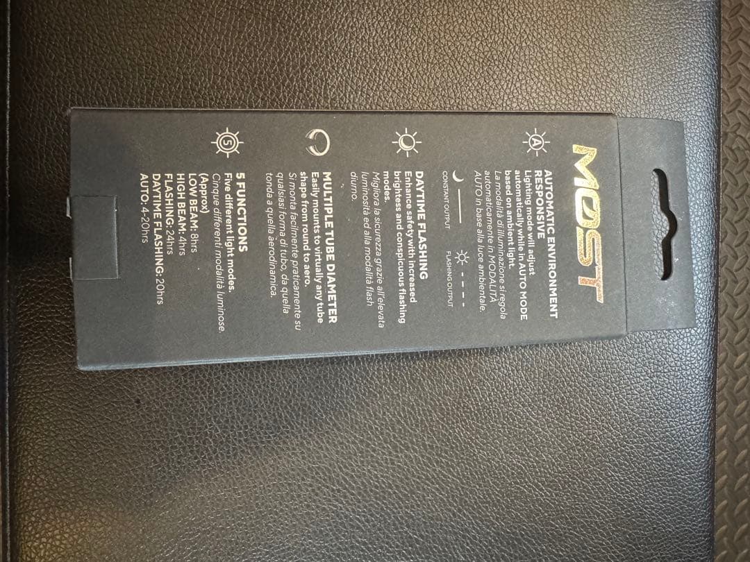 ⭐︎美品　MOST モスト充電式フロント　リアライトpinarelloピナレロ に