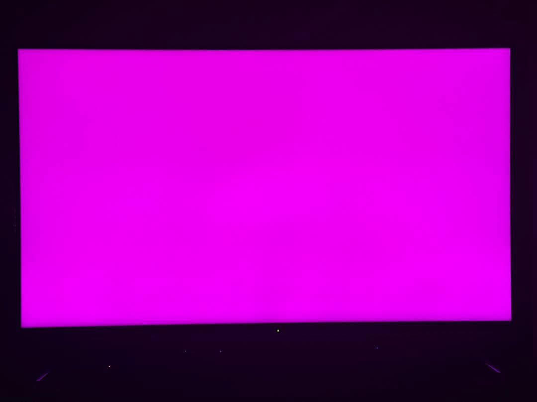 60インチ液晶テレビ