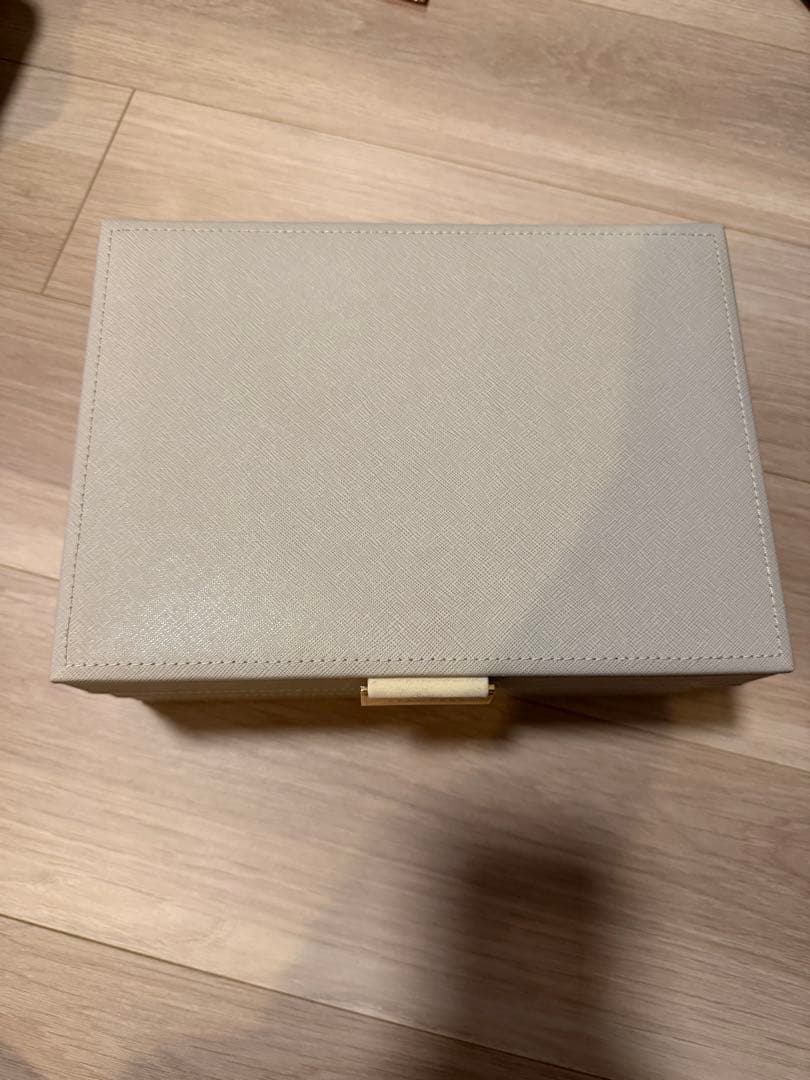 ベージュ アクセサリーケース 中型