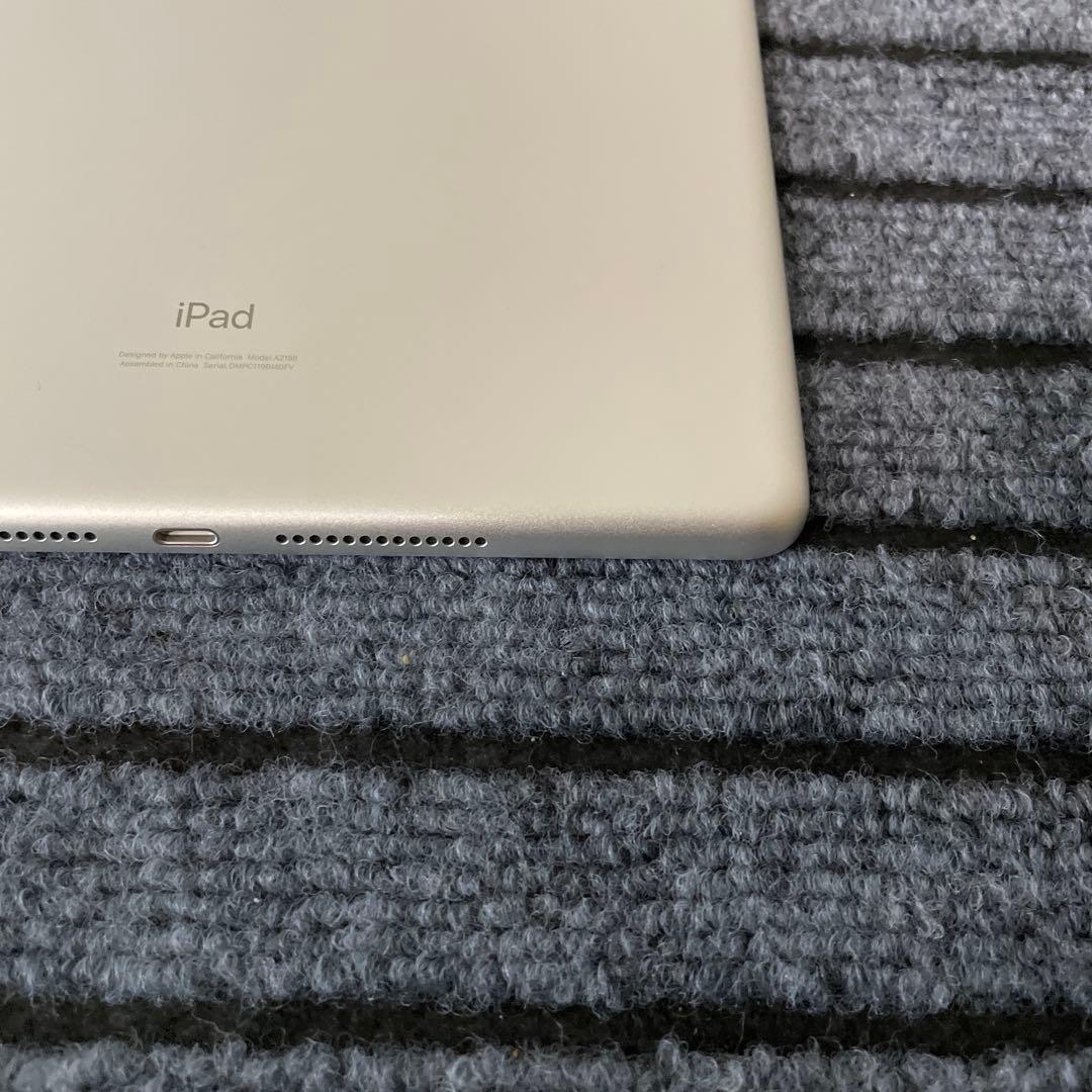 102 iPad 7世代 32GB SIMフリー シルバー
