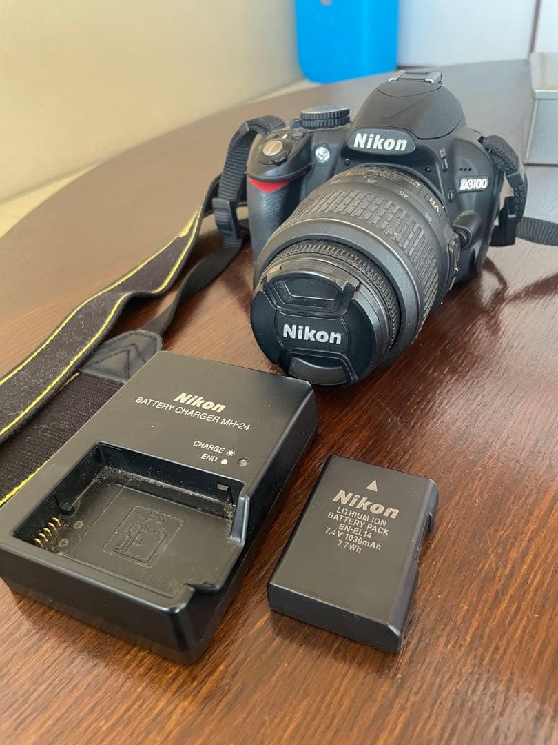 Nikon D3100 デジタル一眼レフ 本体　レンズ二つ付