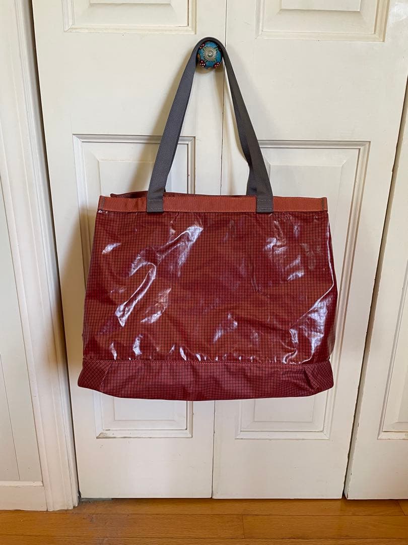 パタゴニア　ライトウェイト　ブラックホール　ギアトート　赤茶系（２８Ｌ）