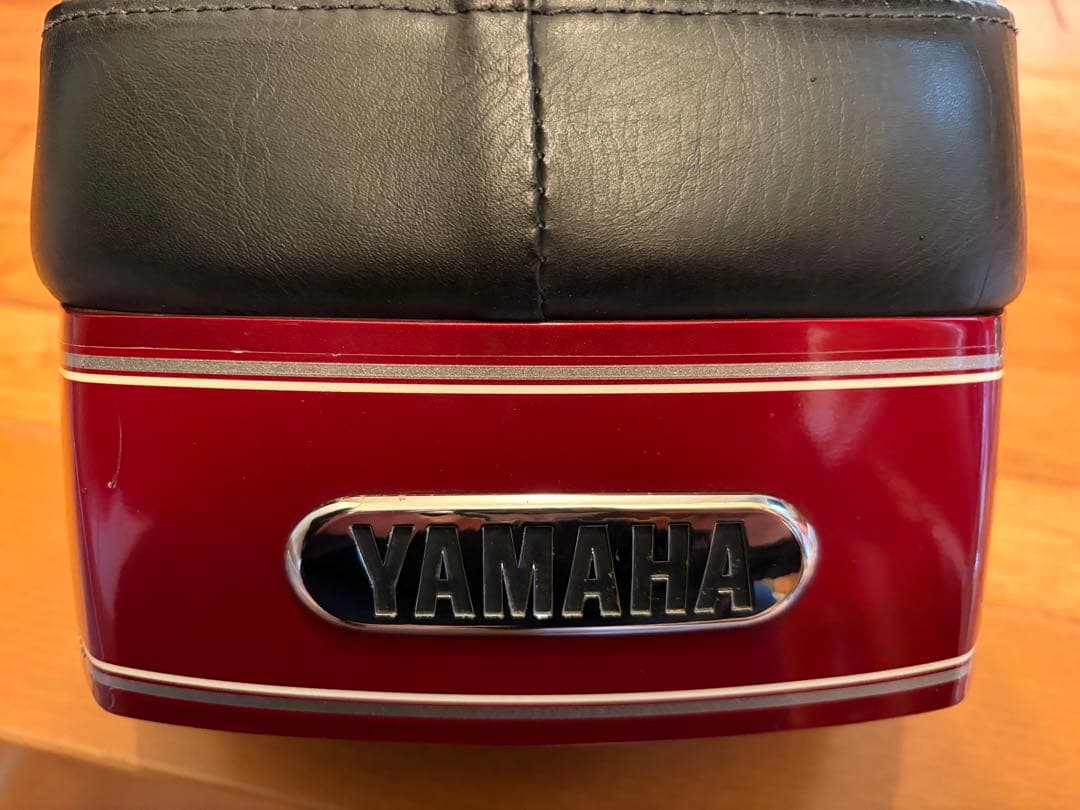 YAMAHA SR400純正シート 赤 美品