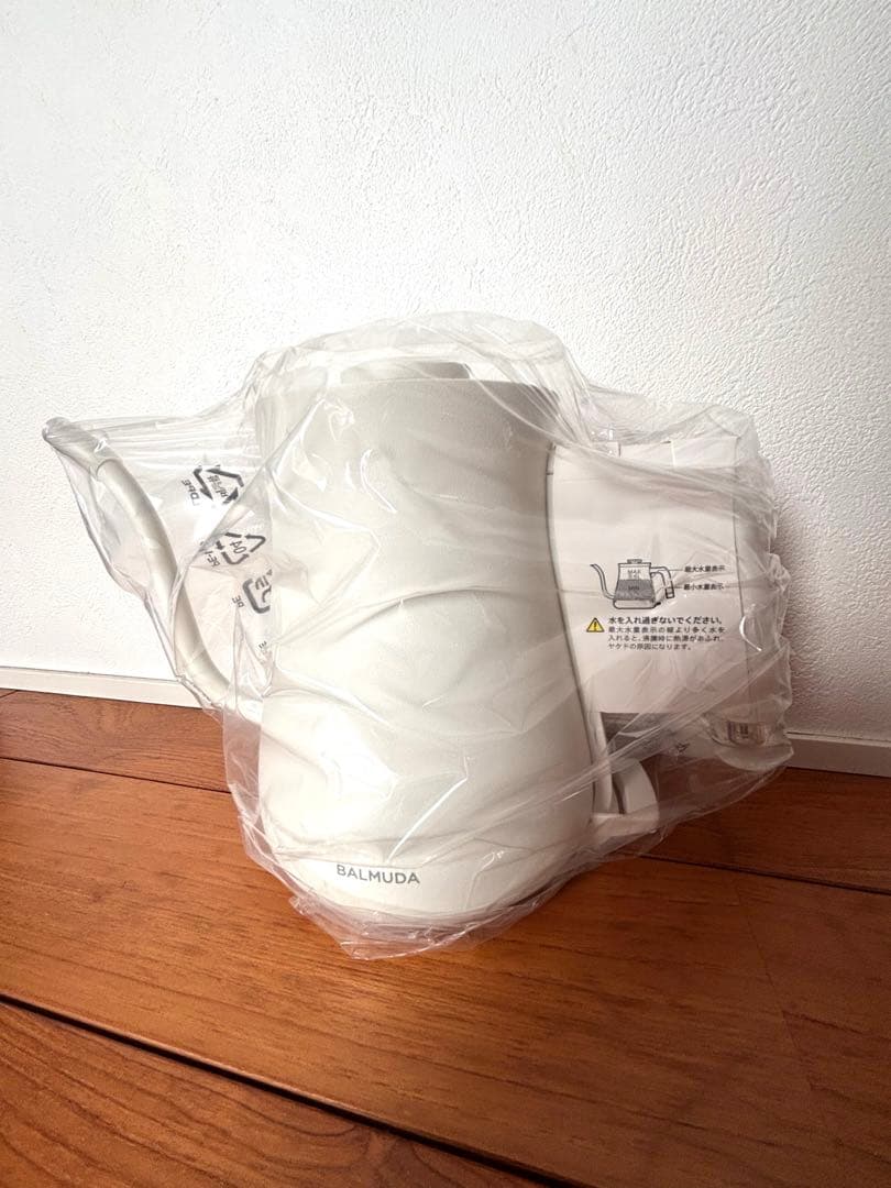 バルミューダ　ザ　ポット　K02A ホワイト