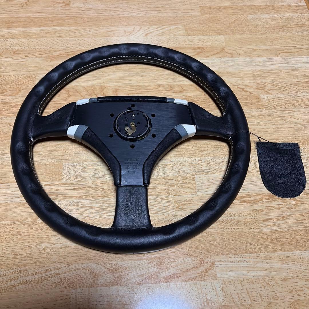 MOMO ステアリング コブラⅡ ホーンボタン付き φ35cm