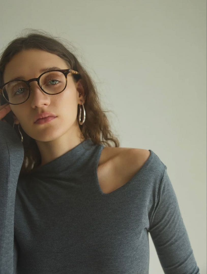 Cygne ショルダーオープンカットオフT Colas