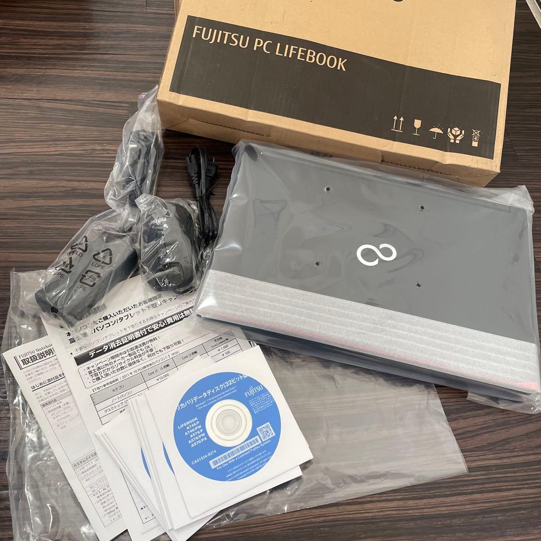 ★未使用【商品説明必読】FUJITSU ノートパソコン★
