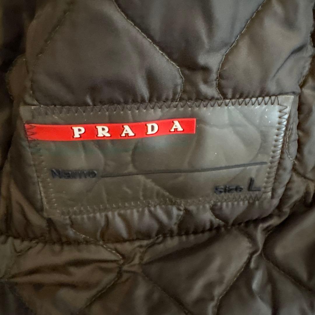 プラダ　ライトダウンジャケット　Ｌサイズ