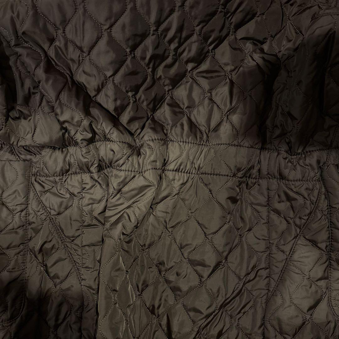 プラダ　ライトダウンジャケット　Ｌサイズ