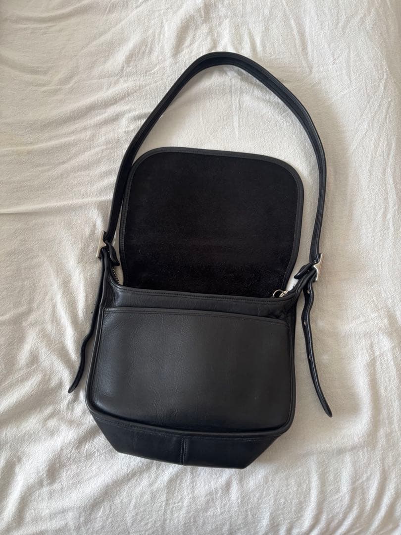 黒 レザー ショルダーバッグ