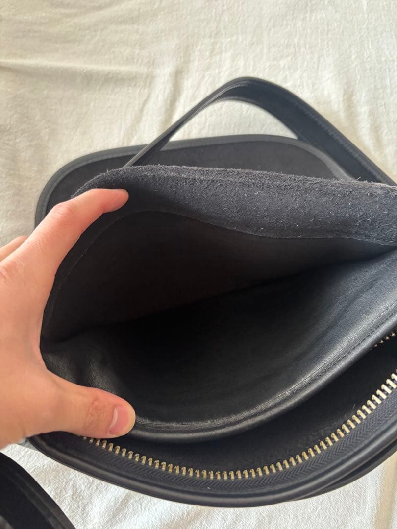 黒 レザー ショルダーバッグ