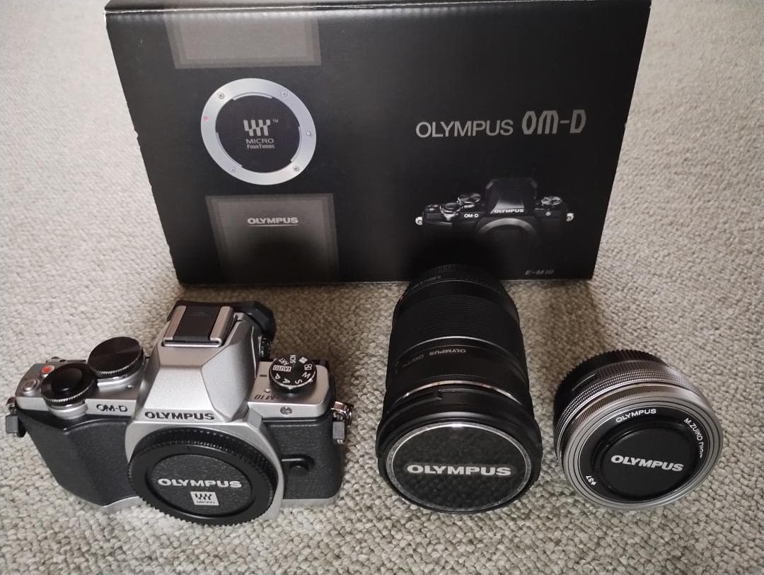 【おまけ付き】OLYMPUS OM-D E-M10 ダブルズームキット