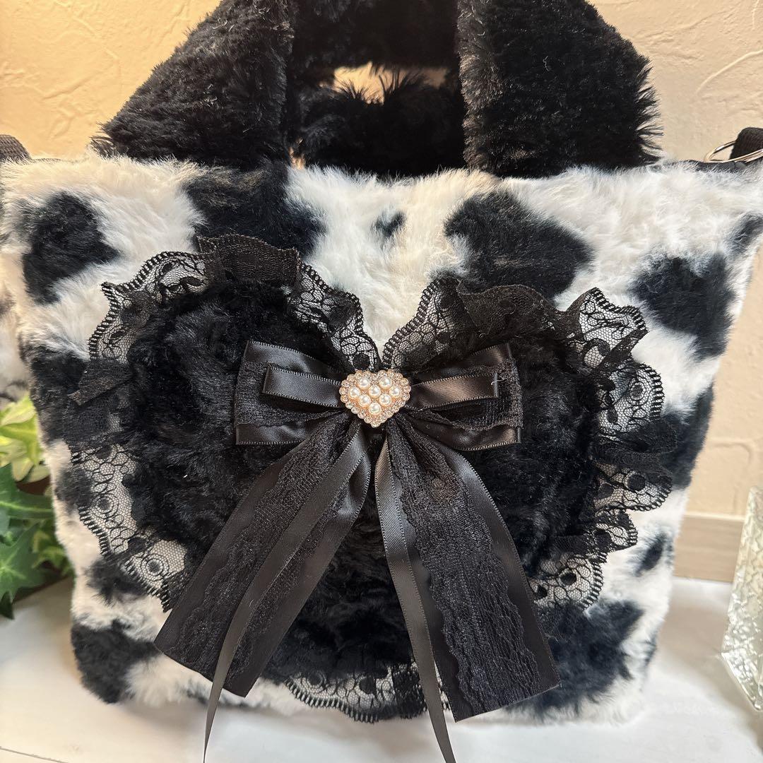 あ*き様 コヤンイサムチョン♡ミルクちゃんのモノトーンカラー！ファーフリルトート