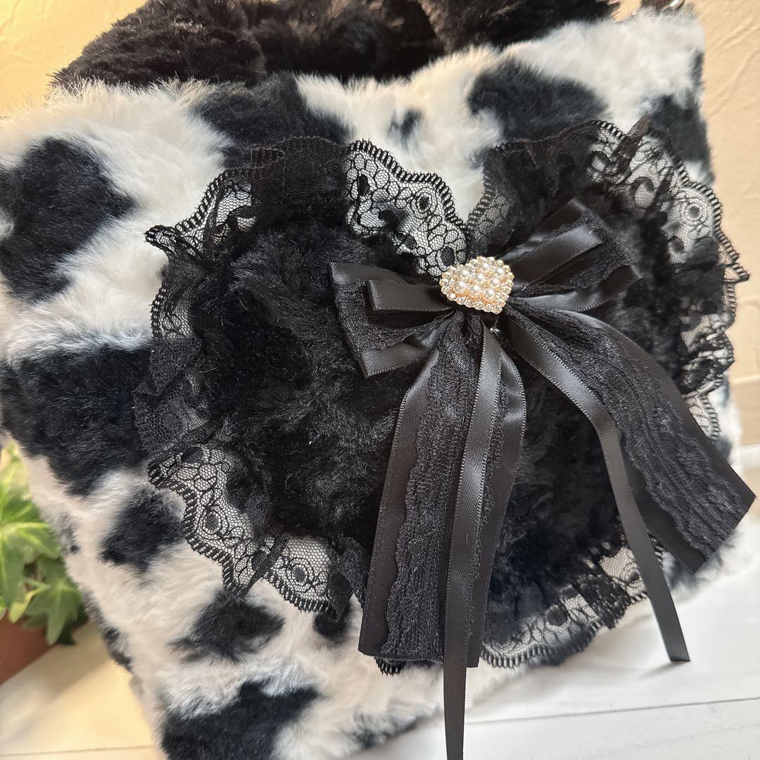 あ*き様 コヤンイサムチョン♡ミルクちゃんのモノトーンカラー！ファーフリルトート