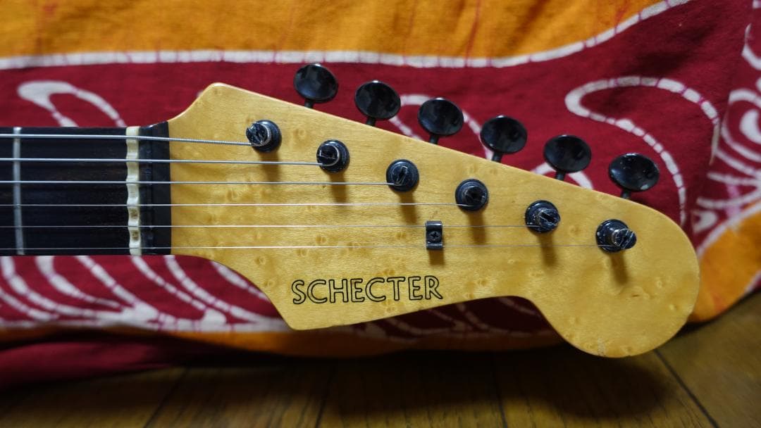 Schecter Stratocaster 3S EMG 無垢キルトメイプル