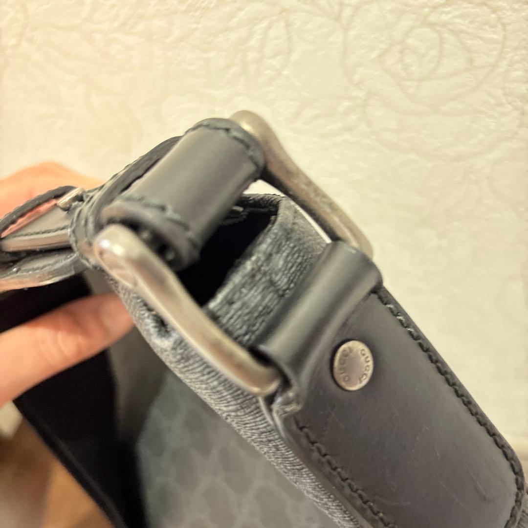 GUCCI ショルダーバッグ 黒 GGパターン メッセンジャーバッグ