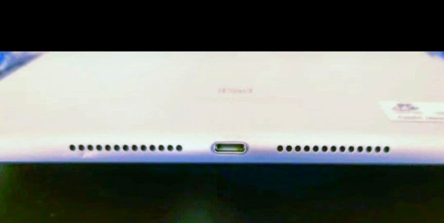 【ジャンク】 iPad 第8世代 バッテリー交換必要 OS ver.26.3