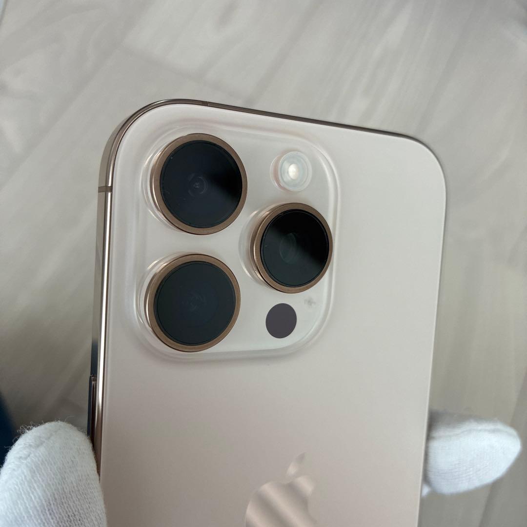 【使用短期間の極美品】iPhone16Pro デザートチタニウム 256GB