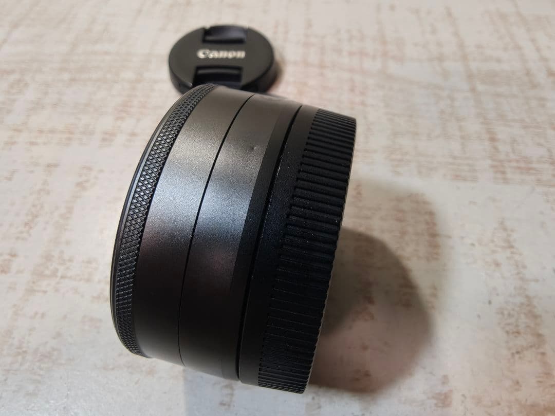 Canon EF-M 22mm f/2 STM レンズ