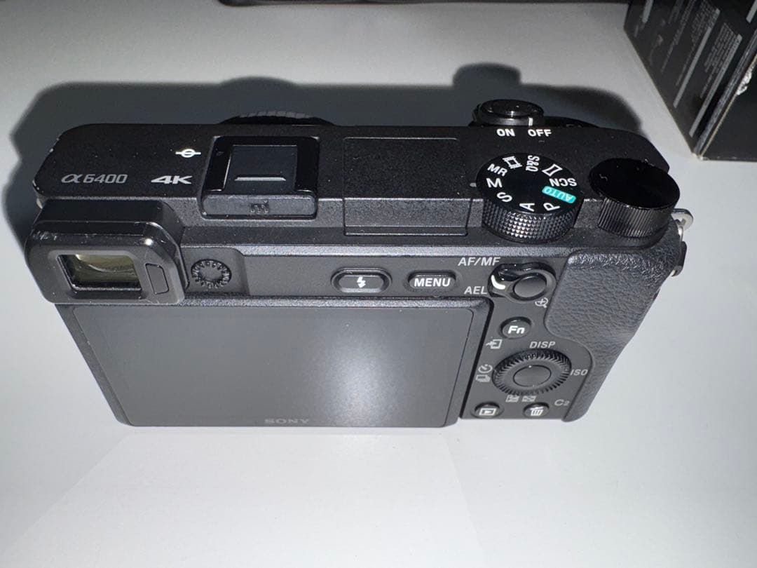 SONY α6400 ボディ ミラーレス一眼カメラ バッテリー2個＆充電器付