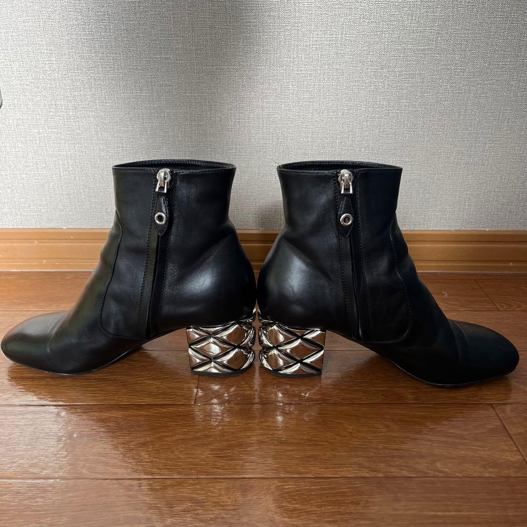 e*u様 LOUIS VUITTON ショートブーツ　ルイヴィトン　黒レザーアン