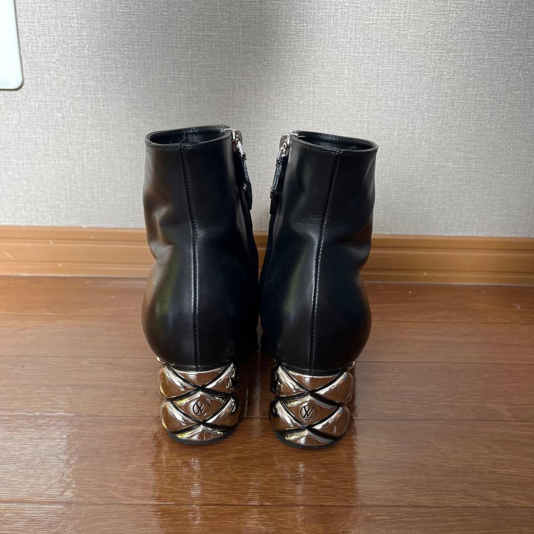 e*u様 LOUIS VUITTON ショートブーツ　ルイヴィトン　黒レザーアン