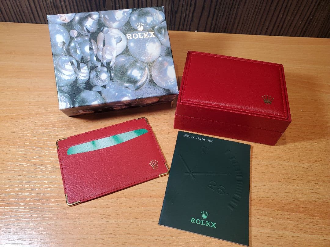 ロレックス　赤　ケース
