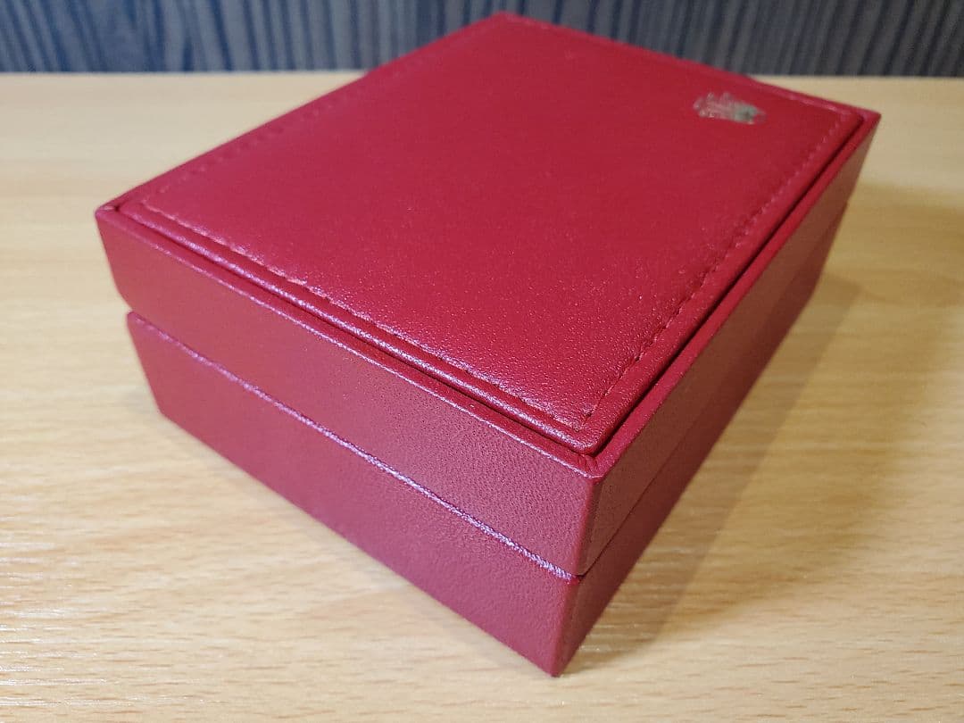 ロレックス　赤　ケース