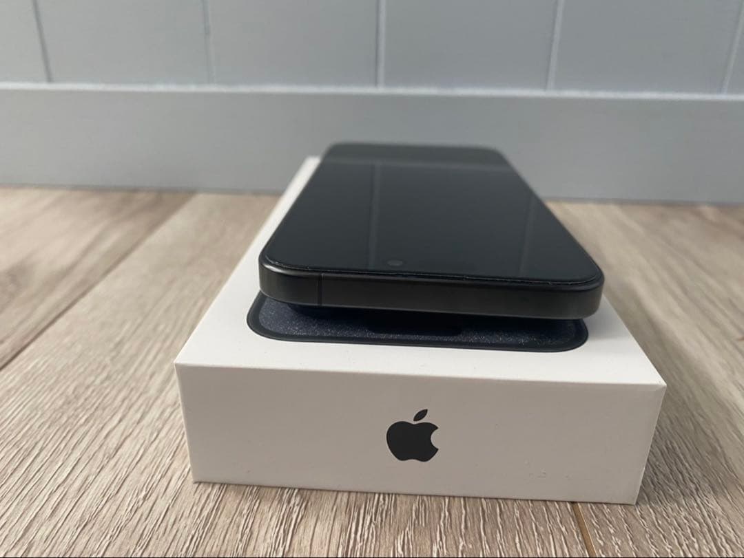 iPhone 15 Pro Max 256GB SIMフリー　不具合あり